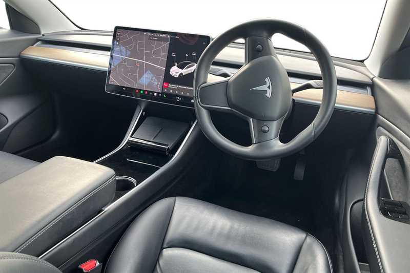Used Tesla Model 3 2020 for sale - 76705882: Photo 8