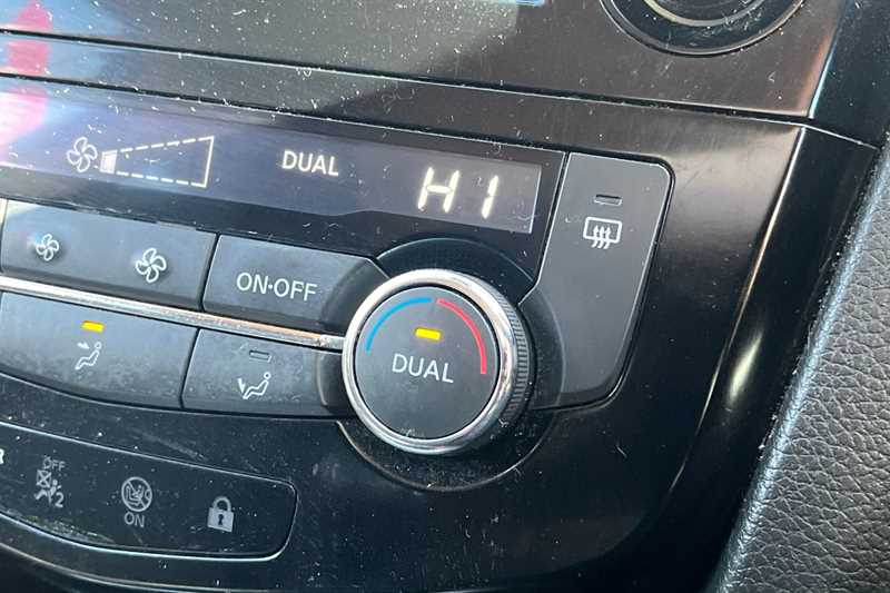 Used Nissan Qashqai 2017 for sale - 78063548: Photo 32