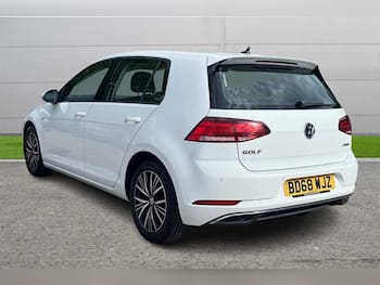 Used Volkswagen Golf 2018 for sale - 79782307: Photo