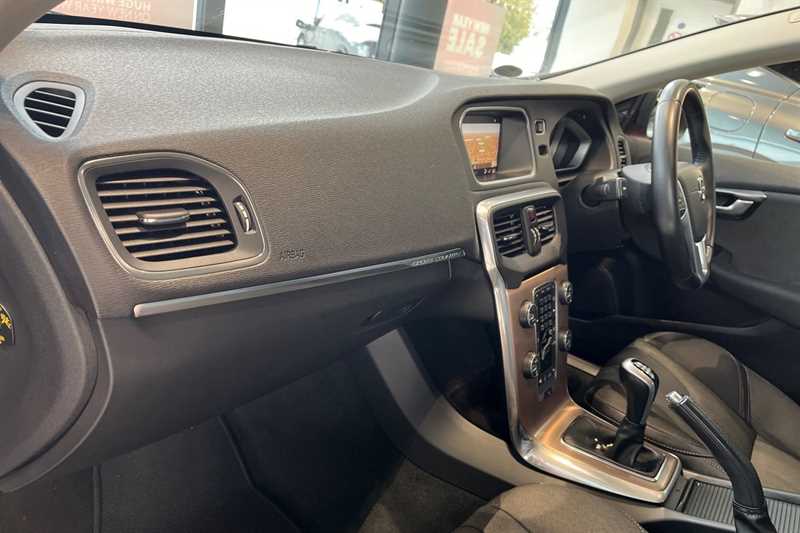 Used Volvo V40 2017 for sale - 77099336: Photo 33