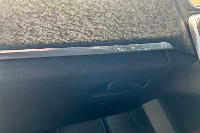 Used Volvo V40 2017 for sale - 77099336: Photo 35