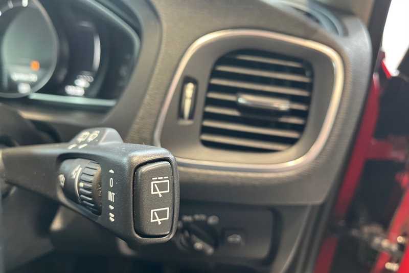 Used Volvo V40 2017 for sale - 77099336: Photo 39