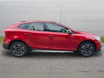 Used Volvo V40 2017 for sale - 77099336: Photo