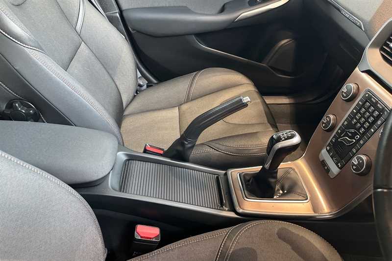 Used Volvo V40 2017 for sale - 77099336: Photo 41