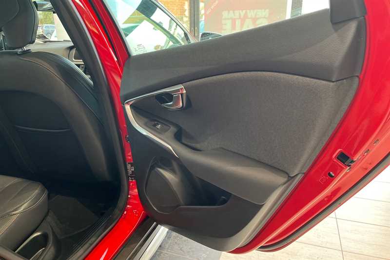 Used Volvo V40 2017 for sale - 77099336: Photo 43