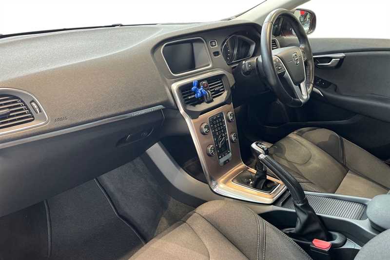 Used Volvo V40 2017 for sale - 77099336: Photo 7