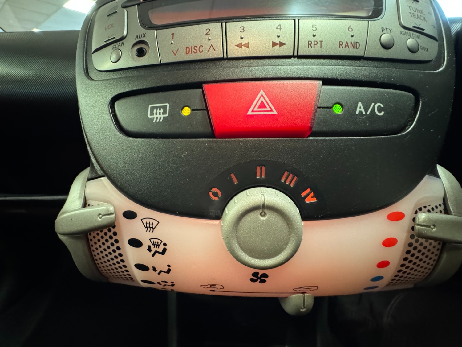 Used Peugeot 107 2014 for sale - 77504048: Photo 11