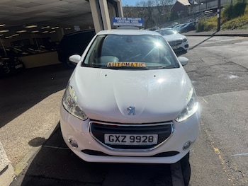 Used Peugeot 208 2015 for sale - 78151013: Photo