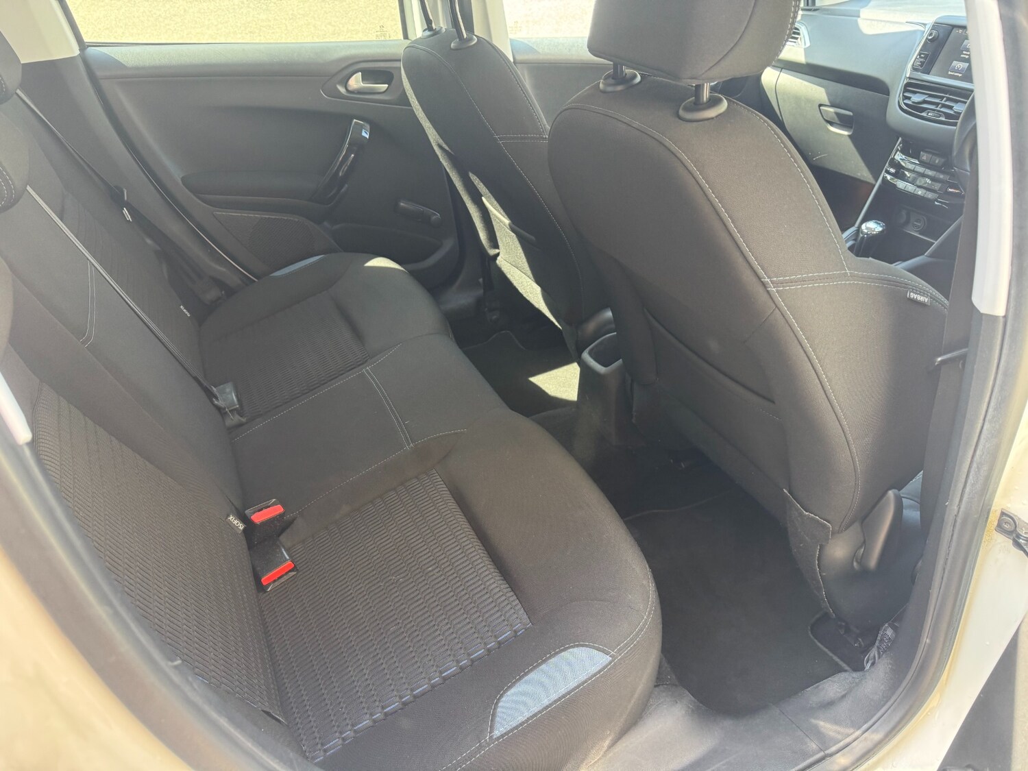 Used Peugeot 208 2015 for sale - 78151013: Photo 6