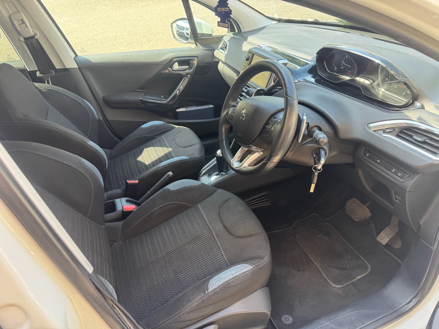 Used Peugeot 208 2015 for sale - 78151013: Photo 7