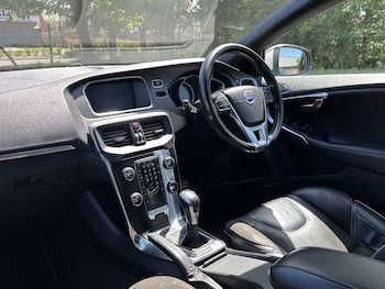 Used Volvo V40 2016 for sale - 78986998: Photo
