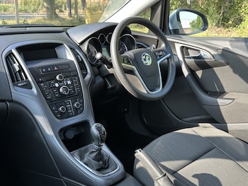 Used Vauxhall Astra 2015 for sale - 79246554: Photo