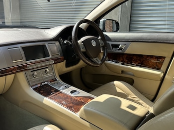 Used Jaguar XF 2010 for sale - 78373416: Photo