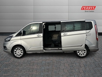 Used Ford Tourneo Custom 2022 for sale - 76351945: Photo