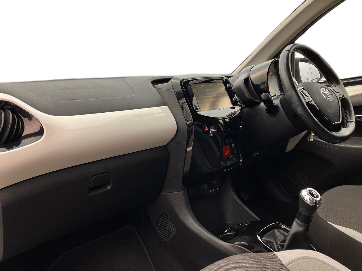 Used Toyota AYGO 2018 for sale - 77542880: Photo 6