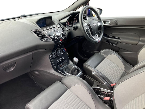 Used Ford Fiesta 2017 for sale - 76263948: Photo 7