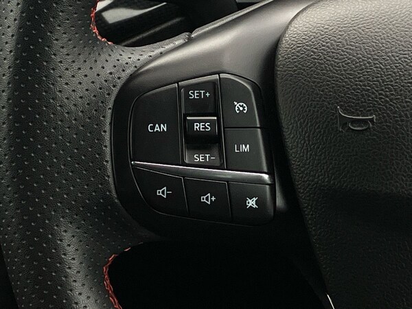 Used Ford Focus 2022 for sale - 76142059: Photo 19