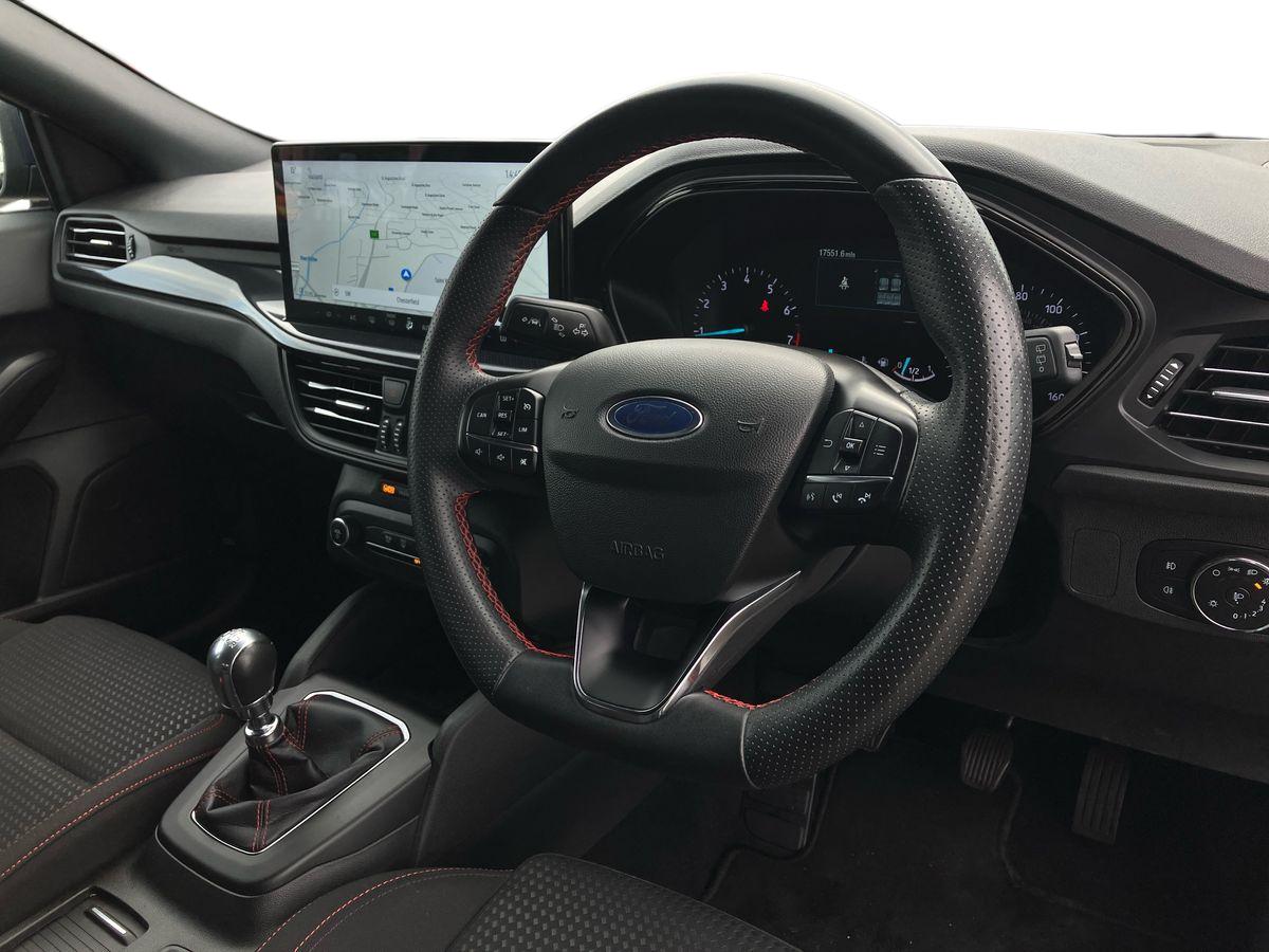 Used Ford Focus 2022 for sale - 76142059: Photo 8