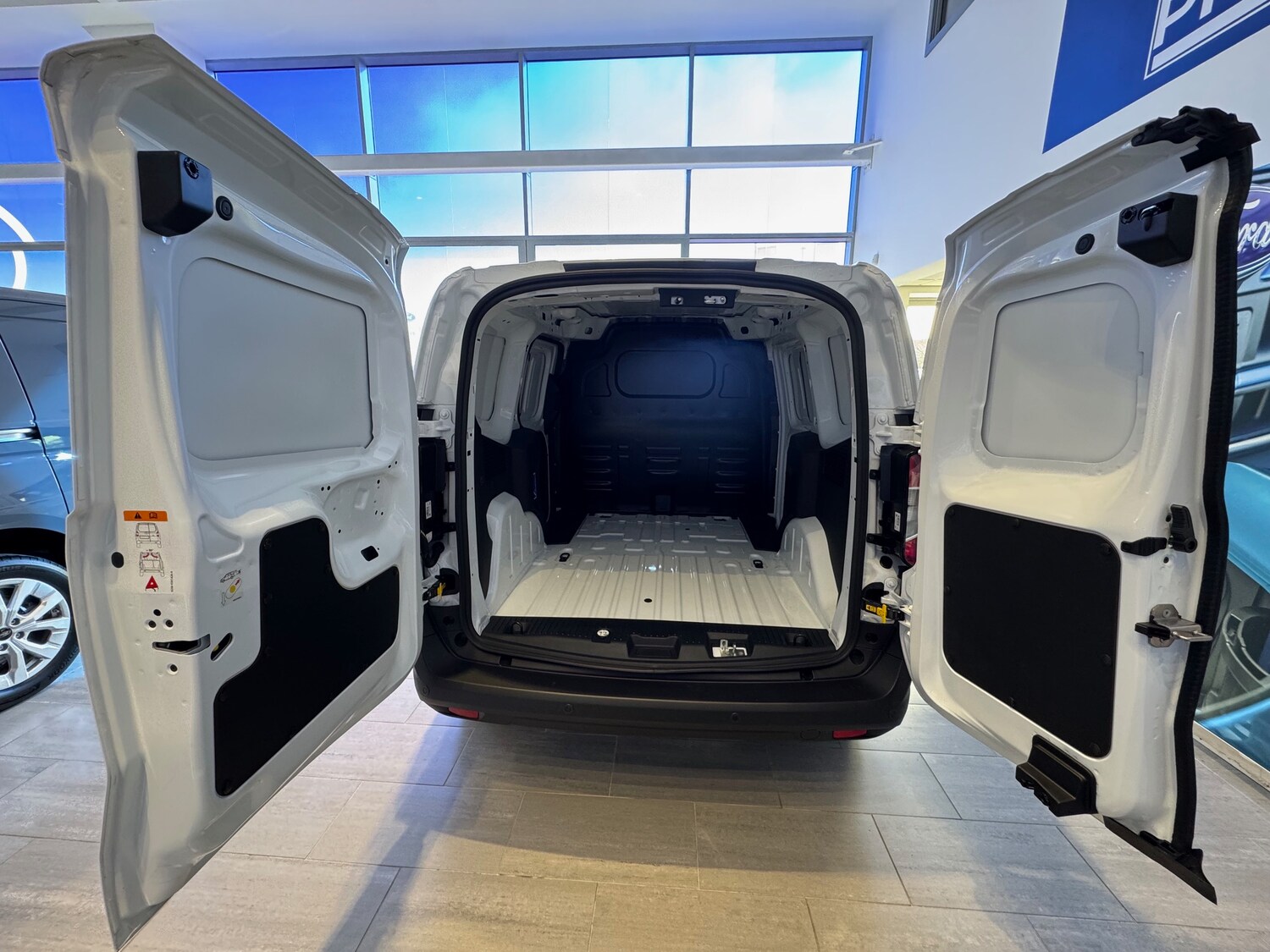 Used Ford Transit Courier 2026 for sale - 77980579: Photo 7