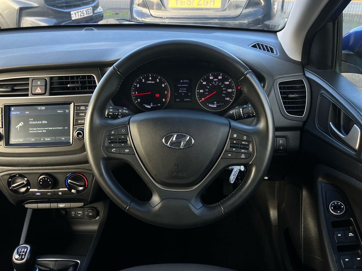 Used Hyundai i20 2018 for sale - 76736056: Photo 15