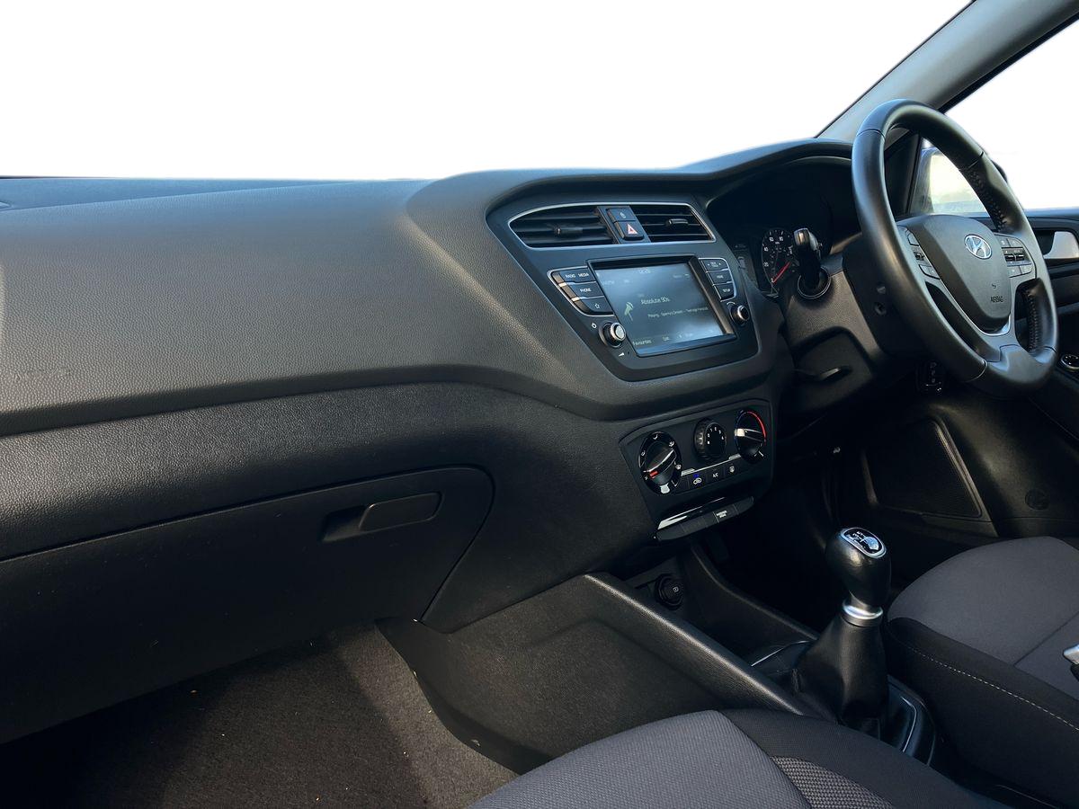 Used Hyundai i20 2018 for sale - 76736056: Photo 6