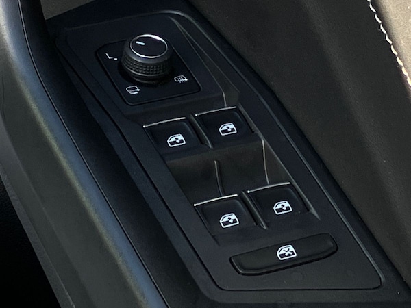 Used Volkswagen T-Roc 2022 for sale - 76142170: Photo 21