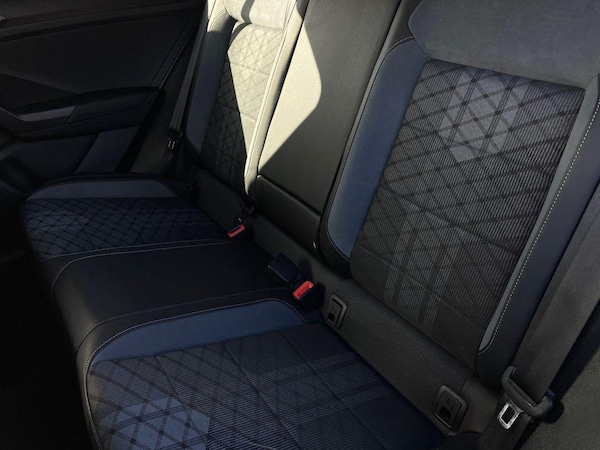 Used Volkswagen T-Roc 2022 for sale - 76142170: Photo 22