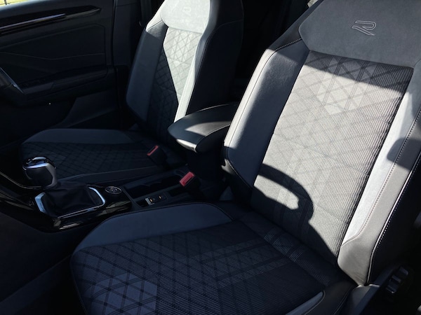Used Volkswagen T-Roc 2022 for sale - 76142170: Photo 25