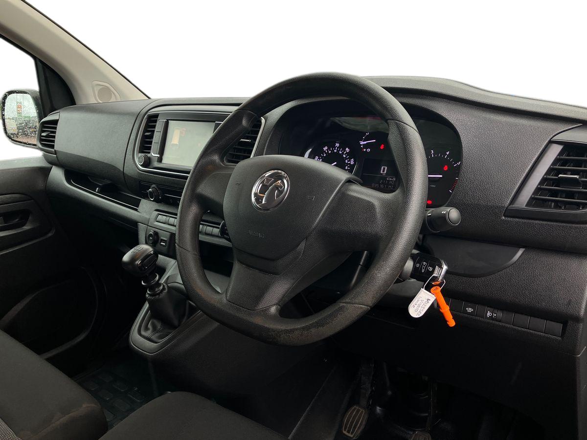 Used Vauxhall Vivaro 2023 for sale - 76230610: Photo 8