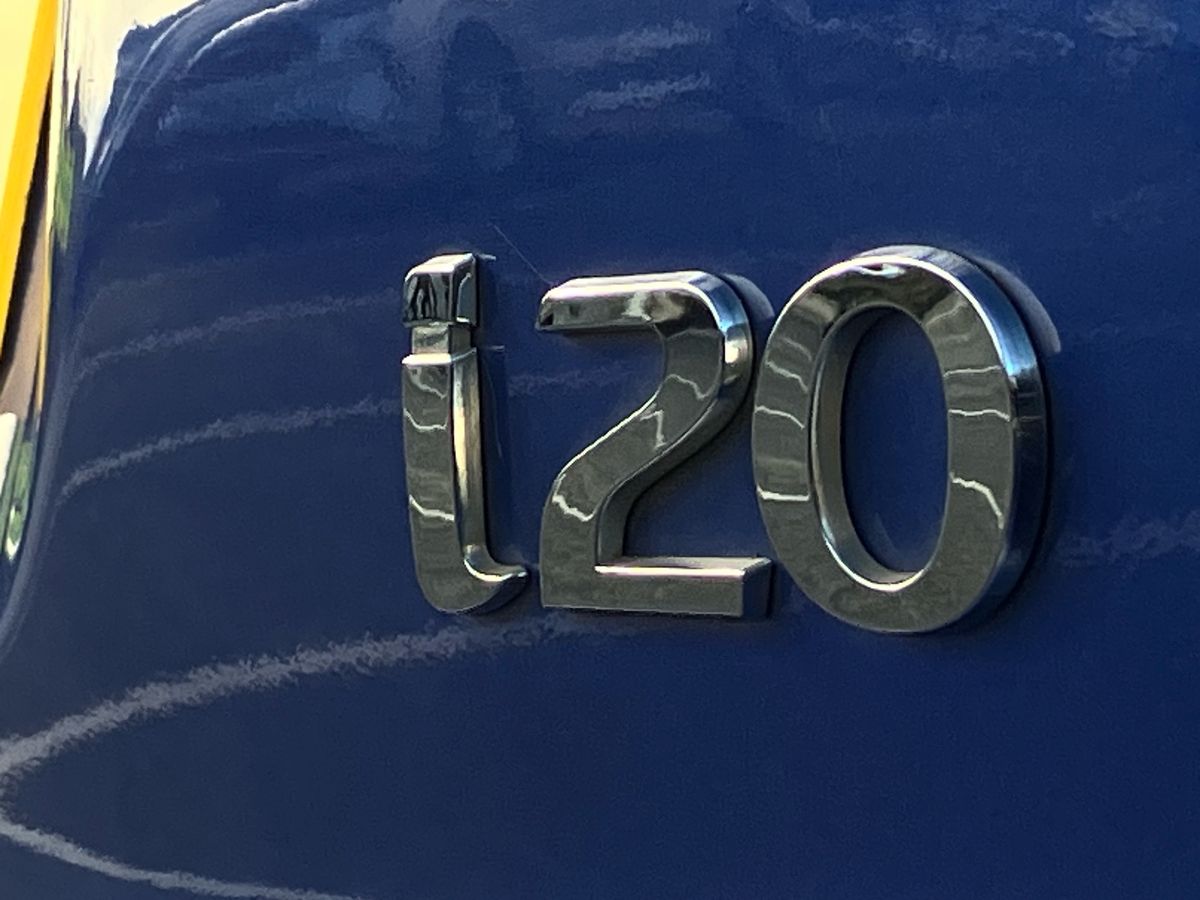 Used Hyundai i20 2018 for sale - 76565822: Photo 40