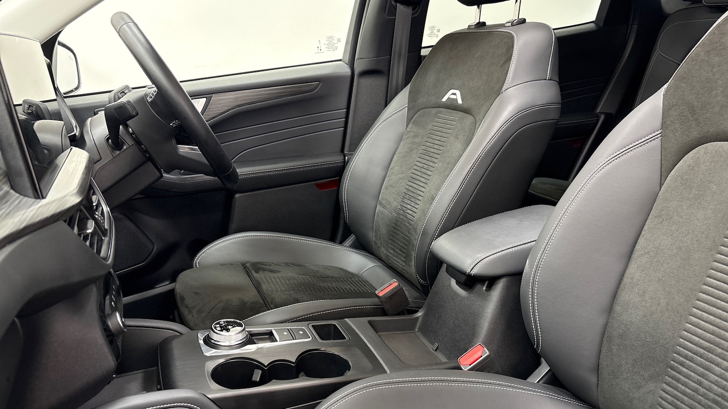 Used Ford Kuga 2024 for sale - 76142101: Photo 21