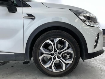 Used Renault Captur 2023 for sale - 79271247: Photo