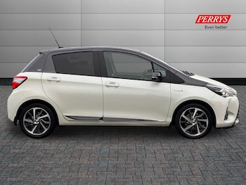 Used Toyota Yaris 2019 for sale - 77125340: Photo