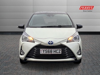 Used Toyota Yaris 2019 for sale - 77125340: Photo