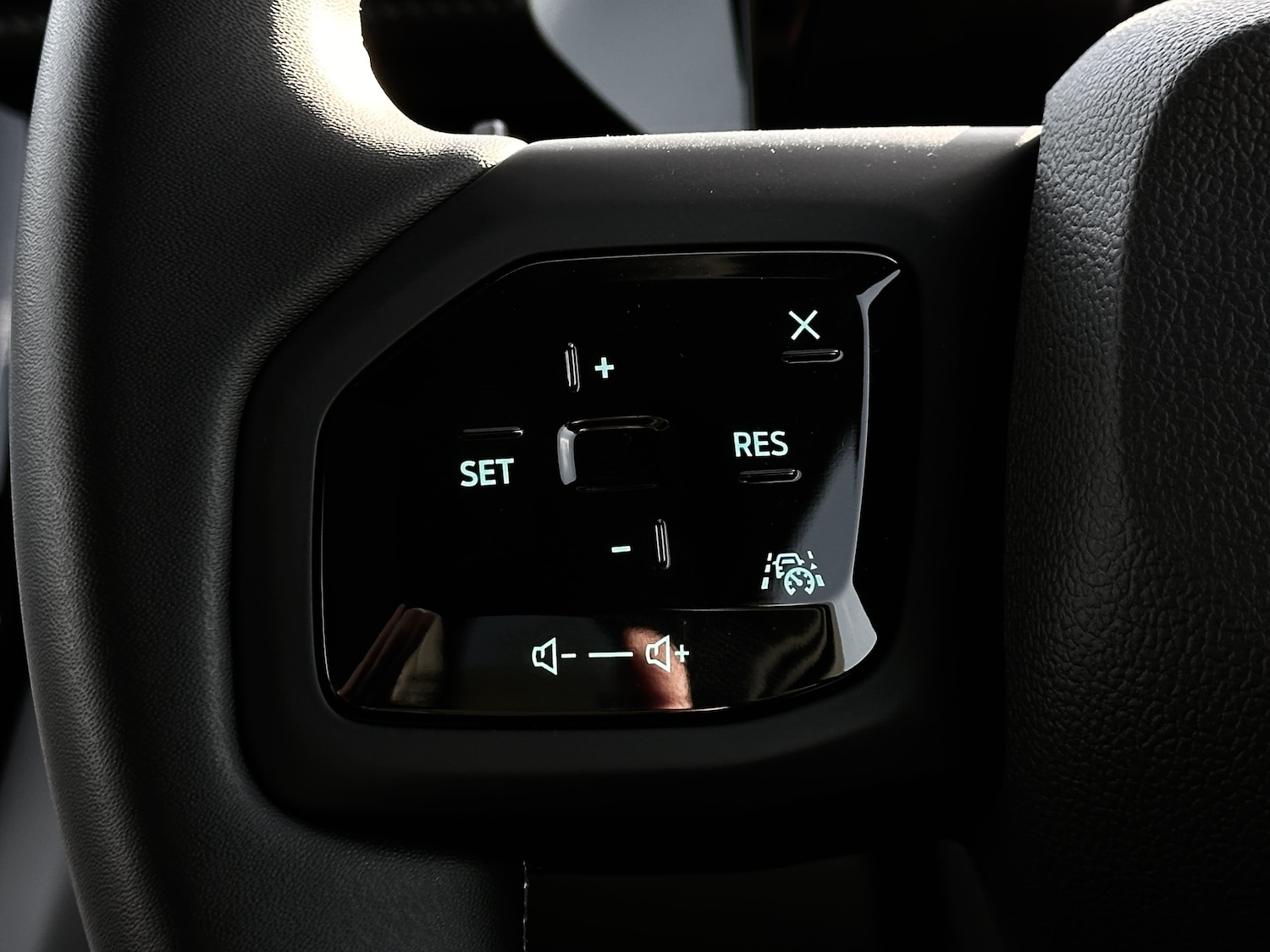 Used Ford Explorer 2026 for sale - 77517101: Photo 17