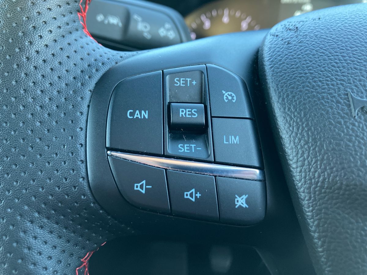 Used Ford Focus 2022 for sale - 77033738: Photo 16