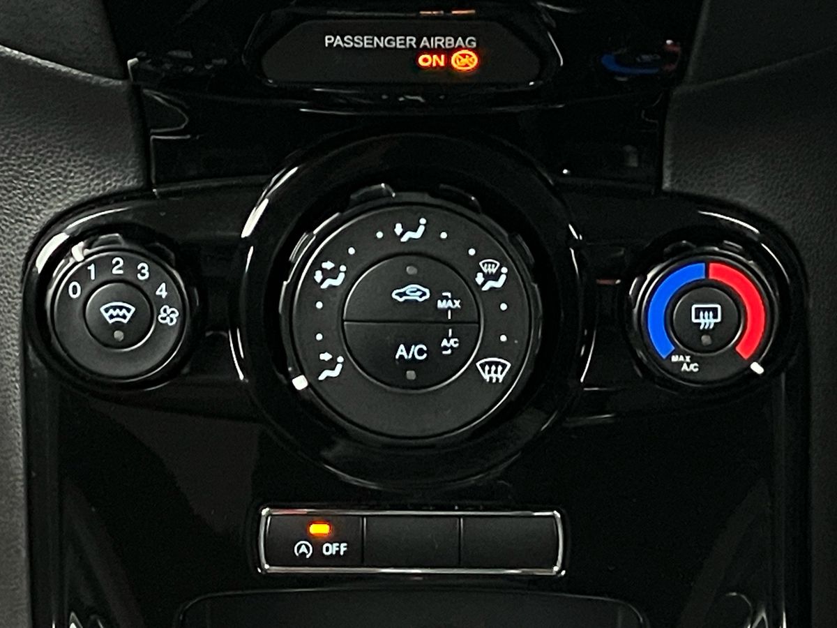 Used Ford Fiesta 2017 for sale - 76542394: Photo 12