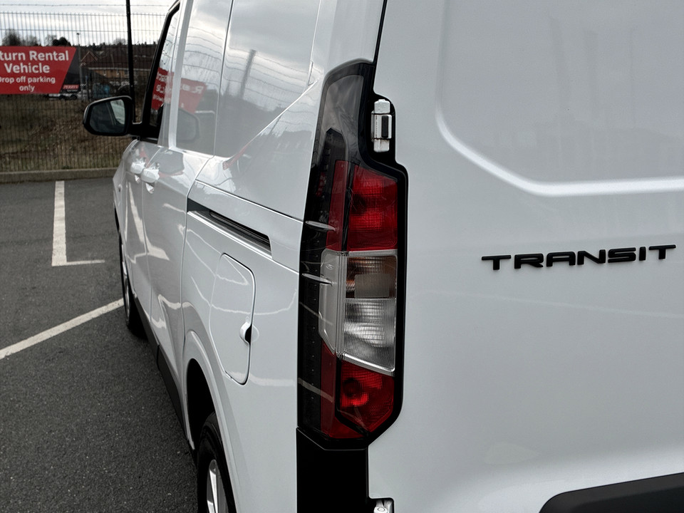 Used Ford Transit Courier 2024 for sale - 77604116: Photo 11