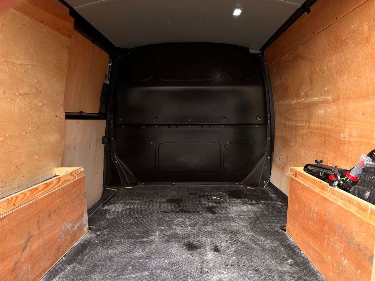 Used Volkswagen Transporter 2024 for sale - 76272421: Photo 17