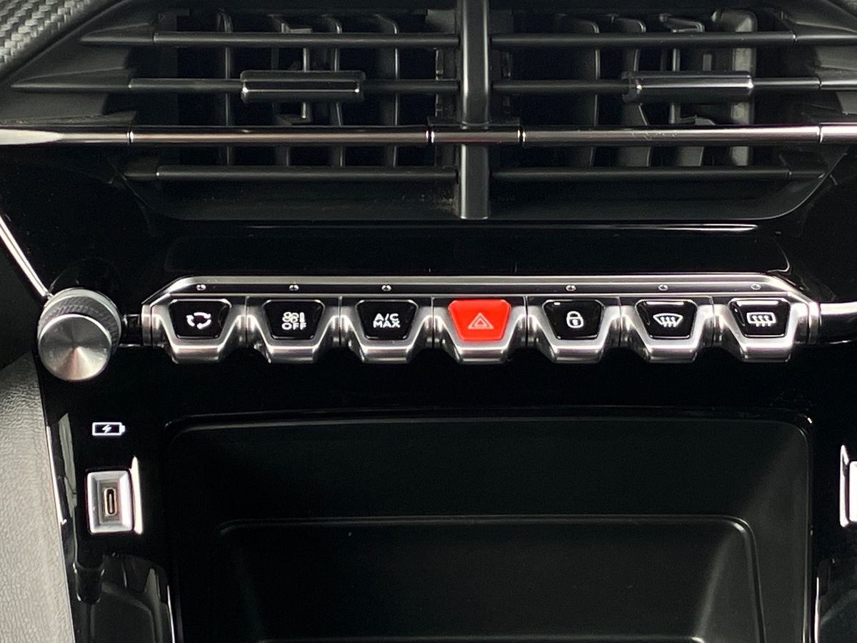 Used Peugeot 2008 2023 for sale - 77980565: Photo 13