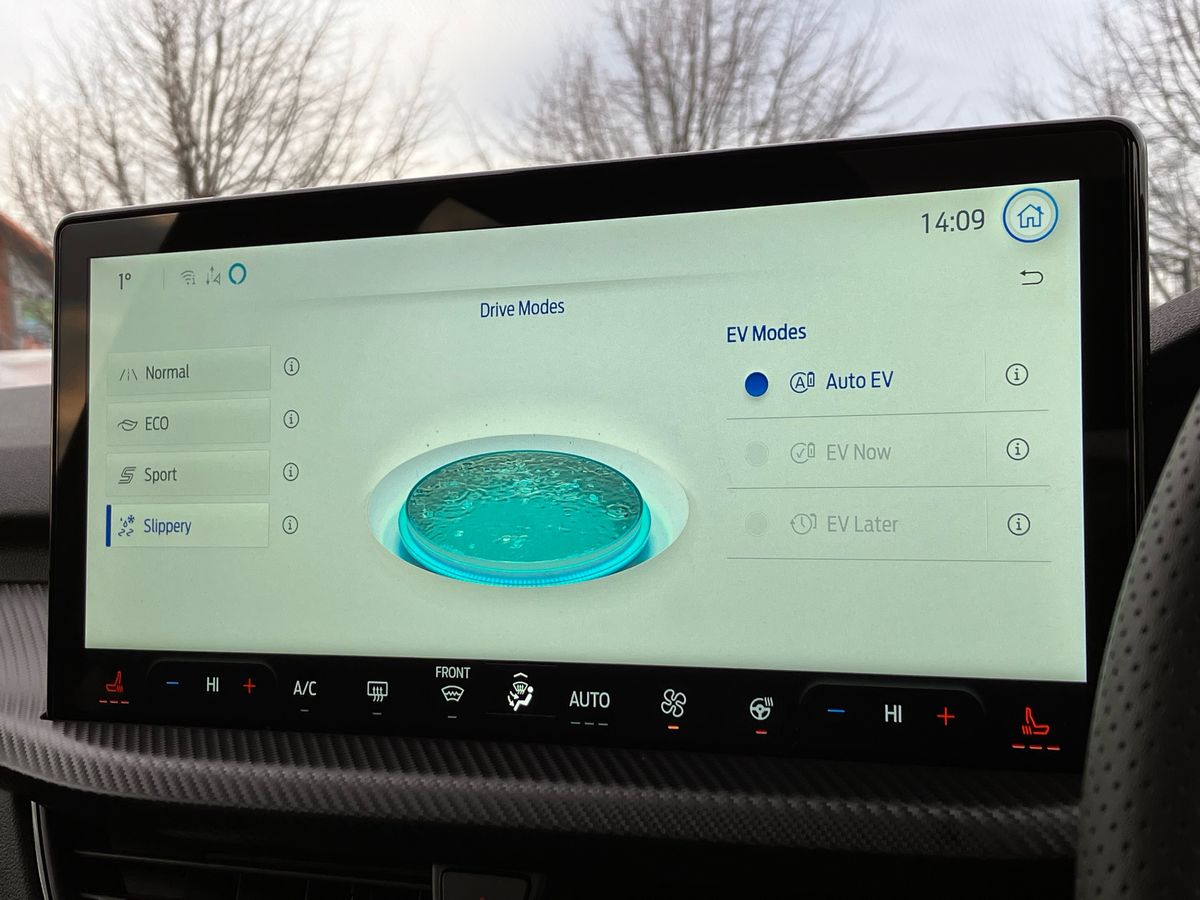 Used Ford Kuga 2025 for sale - 77180250: Photo 31