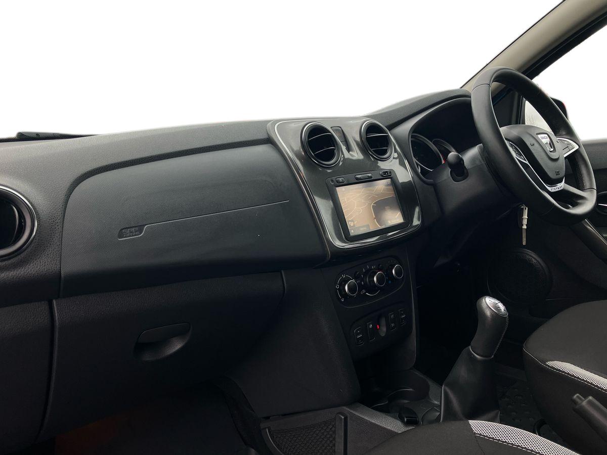 Used Dacia Sandero Stepway 2017 for sale - 76542413: Photo 6