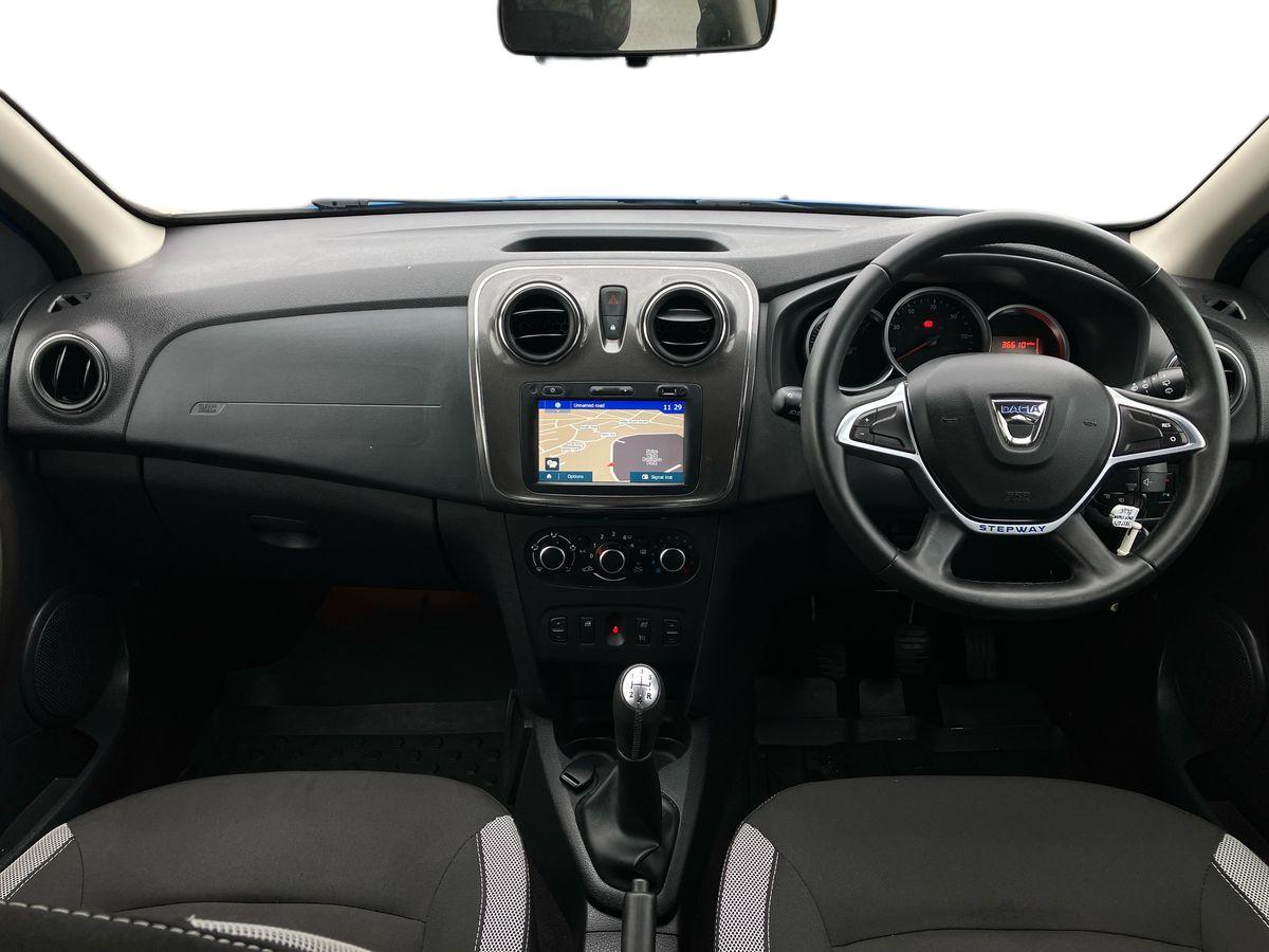 Used Dacia Sandero Stepway 2017 for sale - 76542413: Photo 9