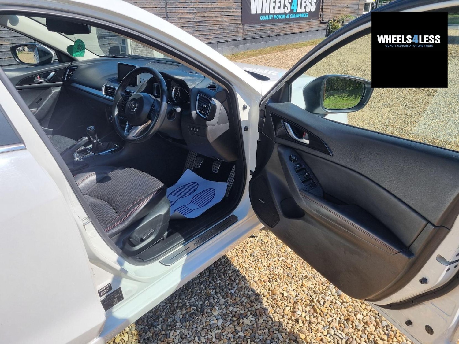 Used Mazda Mazda3 2015 for sale - 76384599: Photo 9