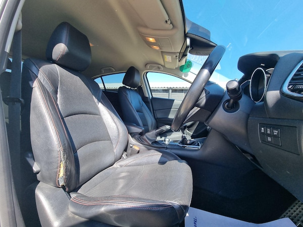 Used Mazda Mazda3 2015 for sale - 75635427: Photo 11