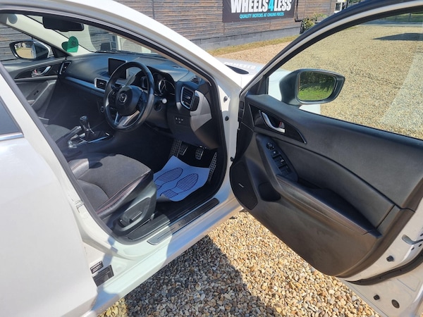 Used Mazda Mazda3 2015 for sale - 75635427: Photo 9