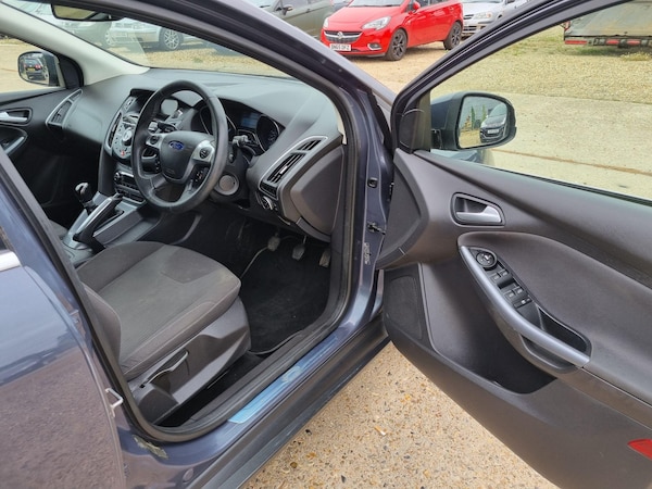 Used Ford Focus 2011 for sale - 75552428: Photo 10