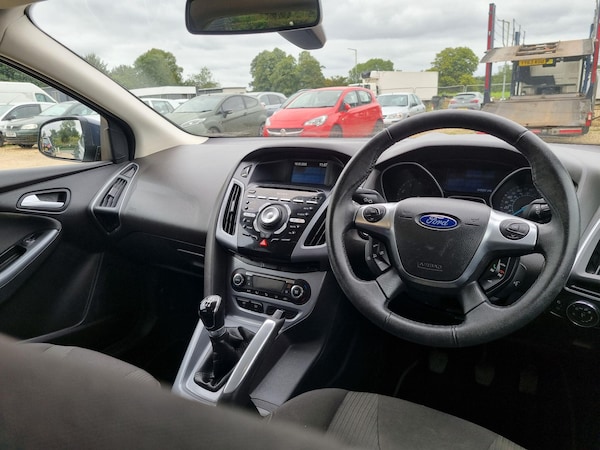 Used Ford Focus 2011 for sale - 75552428: Photo 19