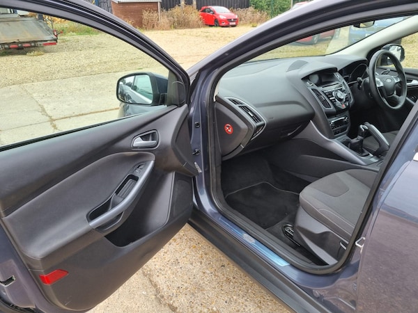 Used Ford Focus 2011 for sale - 75552428: Photo 27