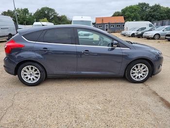 Used Ford Focus 2011 for sale - 75552428: Photo